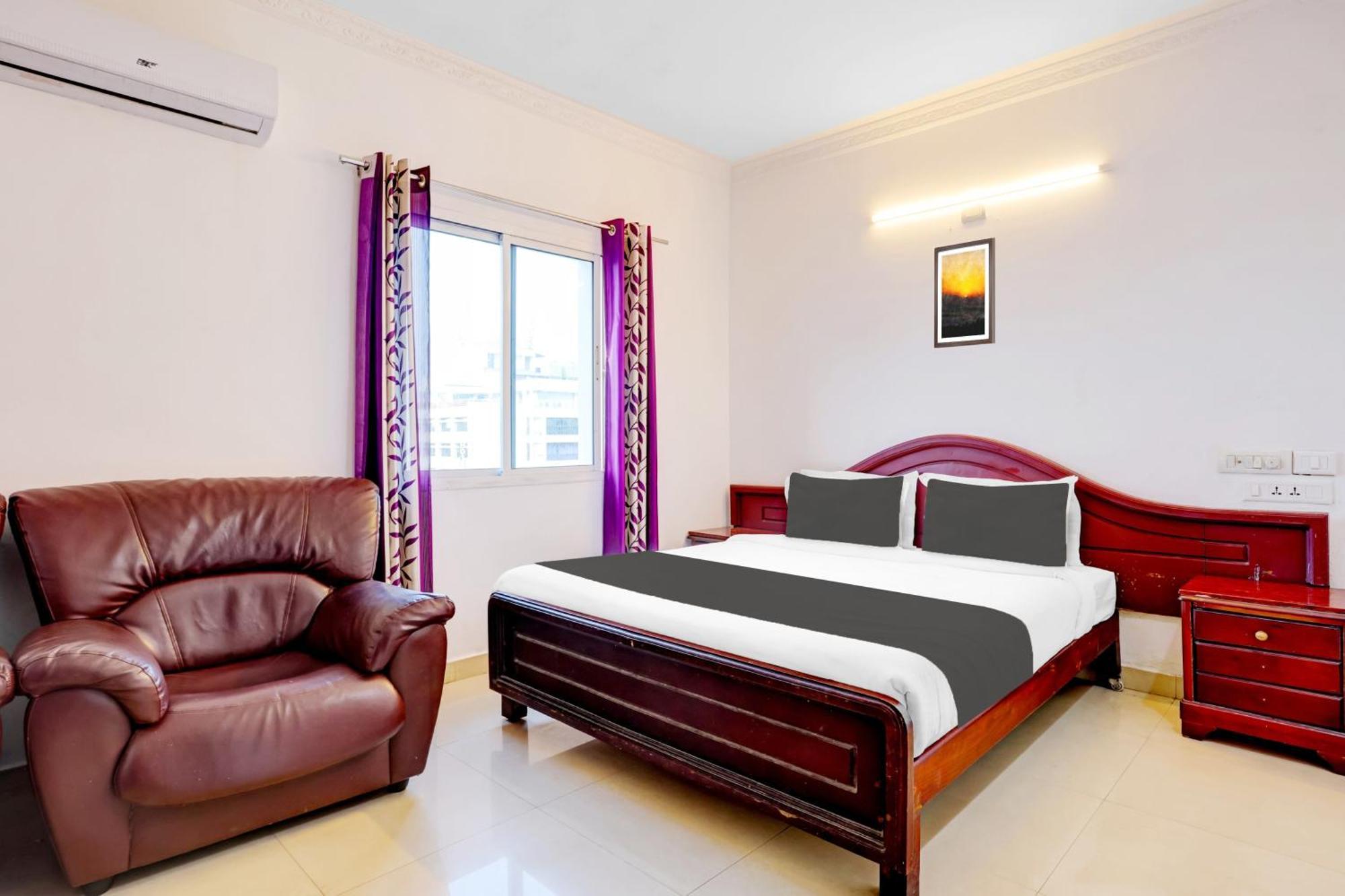 Collection O Thampanoor Hotel Thiruvananthapuram Buitenkant foto
