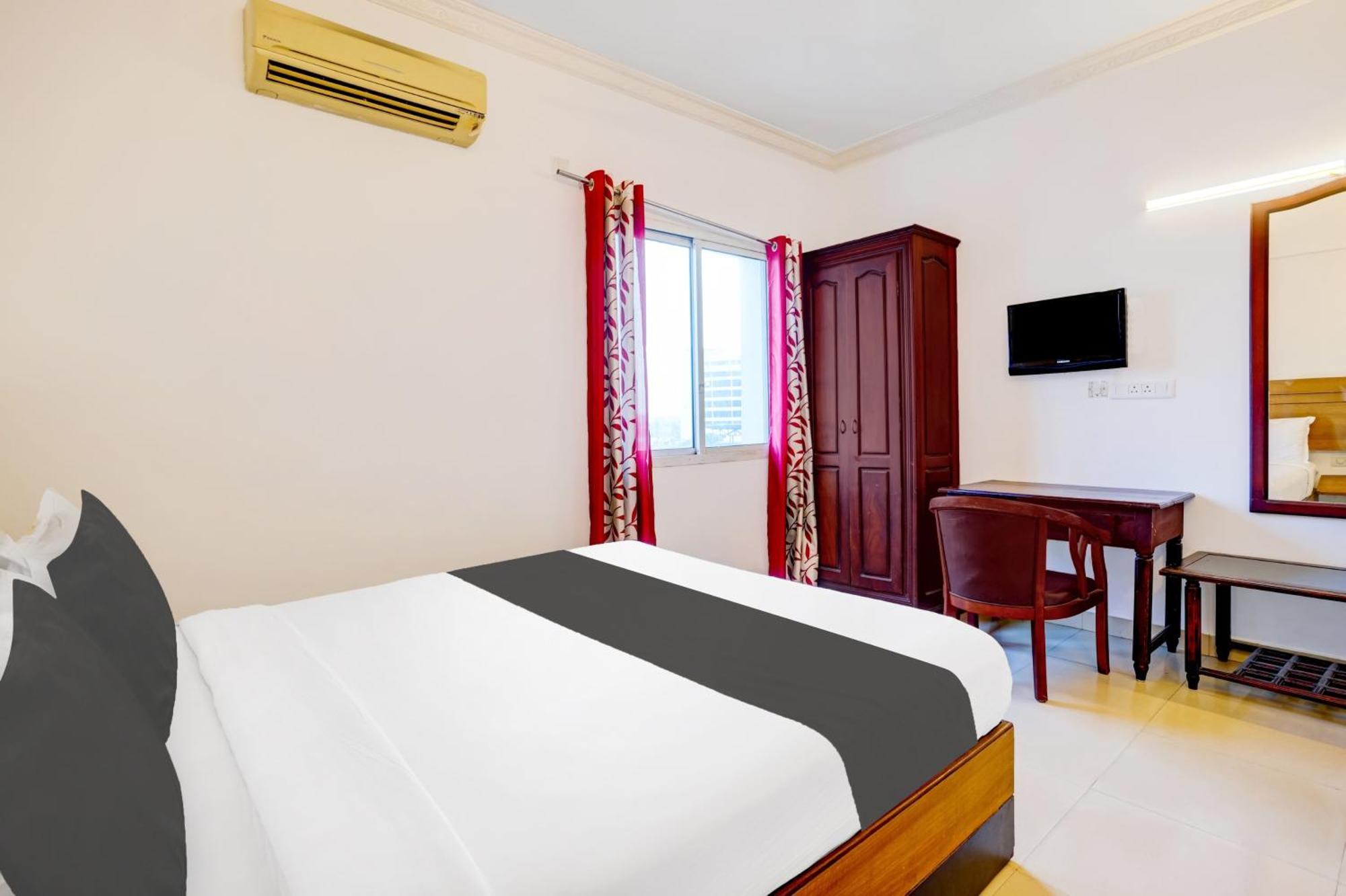 Collection O Thampanoor Hotel Thiruvananthapuram Buitenkant foto