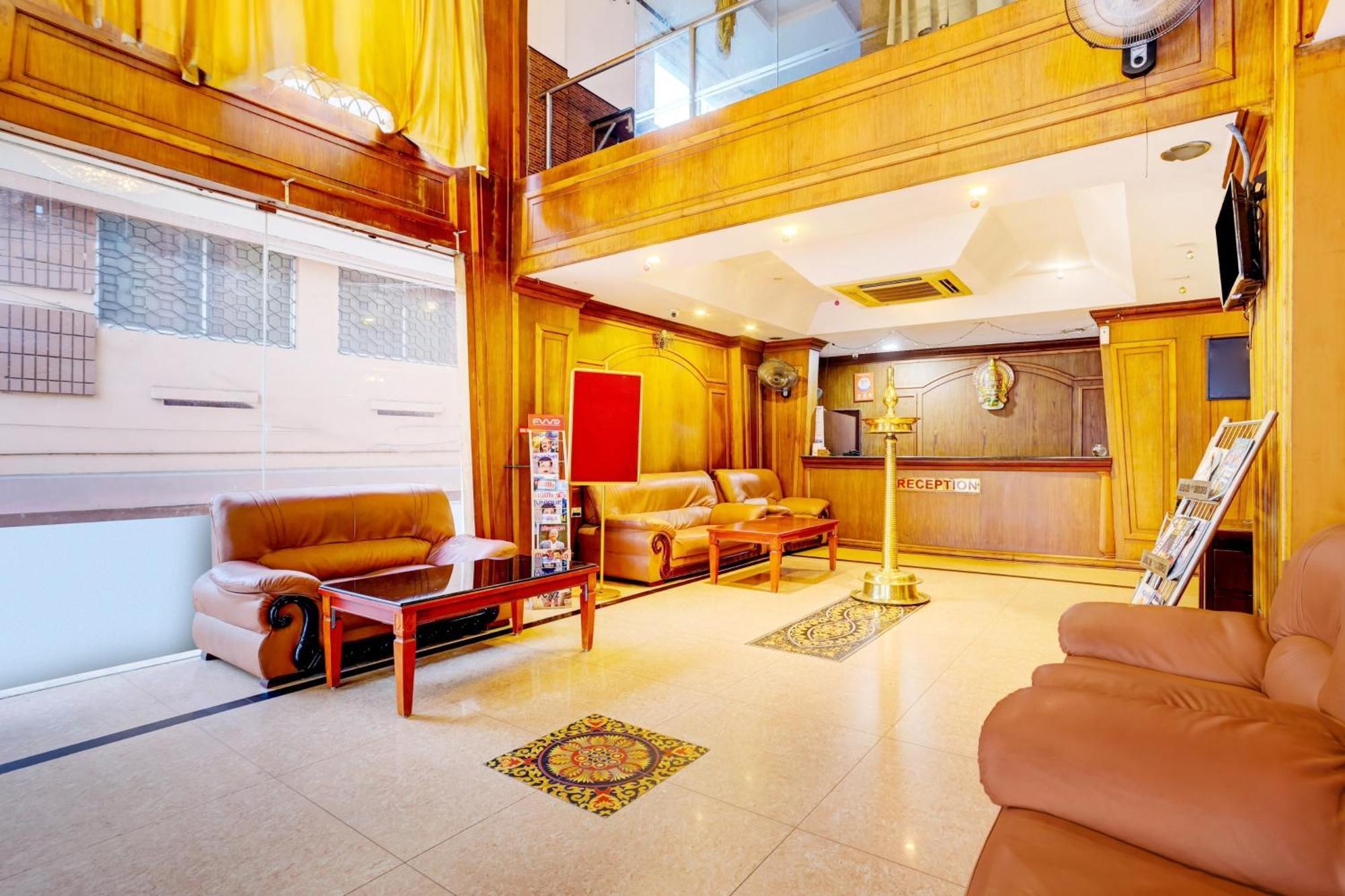 Collection O Thampanoor Hotel Thiruvananthapuram Buitenkant foto